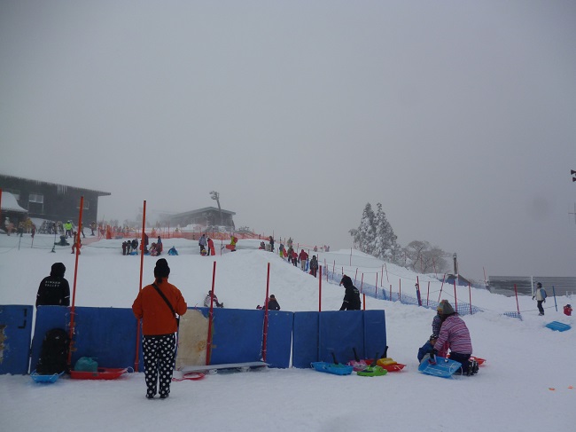 大阪から子供と行ける 雪遊びが出来る びわ湖バレイ のスノーランド ゆうゆうブログ